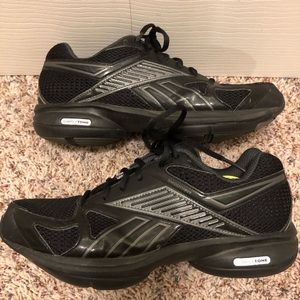 Reebok Simply Tone black sneakers